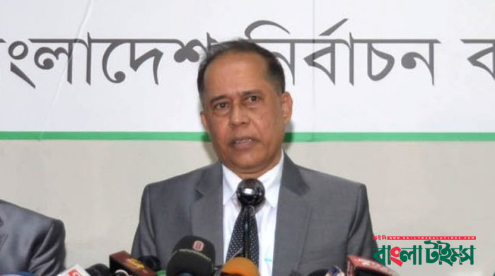 ভোটে বাহিরের থাবা পড়েছে, অর্থনীতি বাঁচাতে সুষ্ঠু নির্বাচন করতে হবে: সিইসি